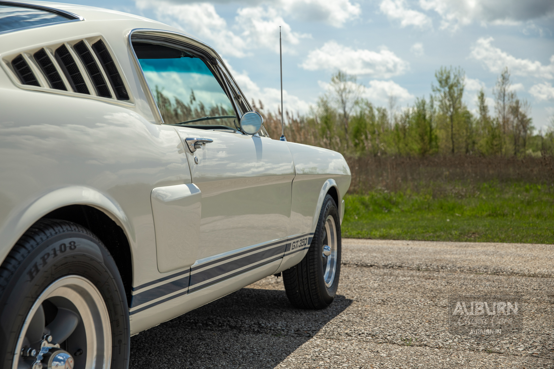 1966 Ford Mustang Shelby GT350 Replica — thumbnail 16 of 41