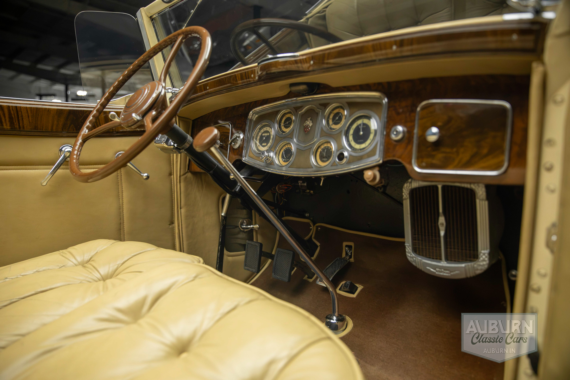 1934 Packard 1104 Super Eight Coupe Roadster — thumbnail 23 of 31