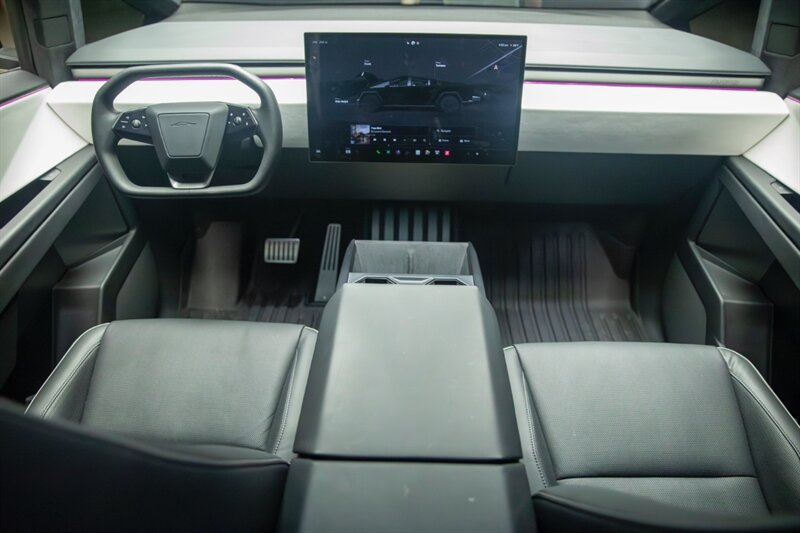 2024 Tesla Cybertruck — thumbnail 15 of 28