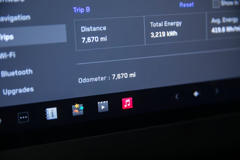 2024 Tesla Cybertruck — thumbnail 27 of 28