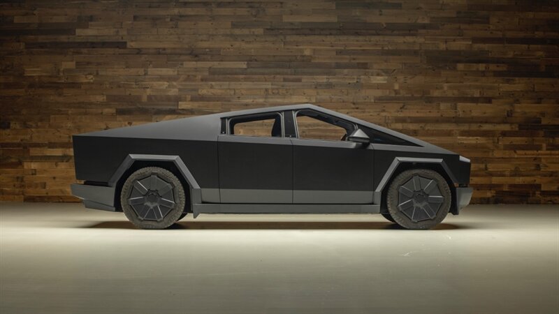 2024 Tesla Cybertruck — thumbnail 7 of 28