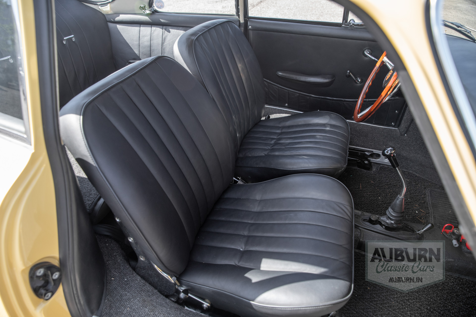 1965 Porsche 356C — thumbnail 25 of 36