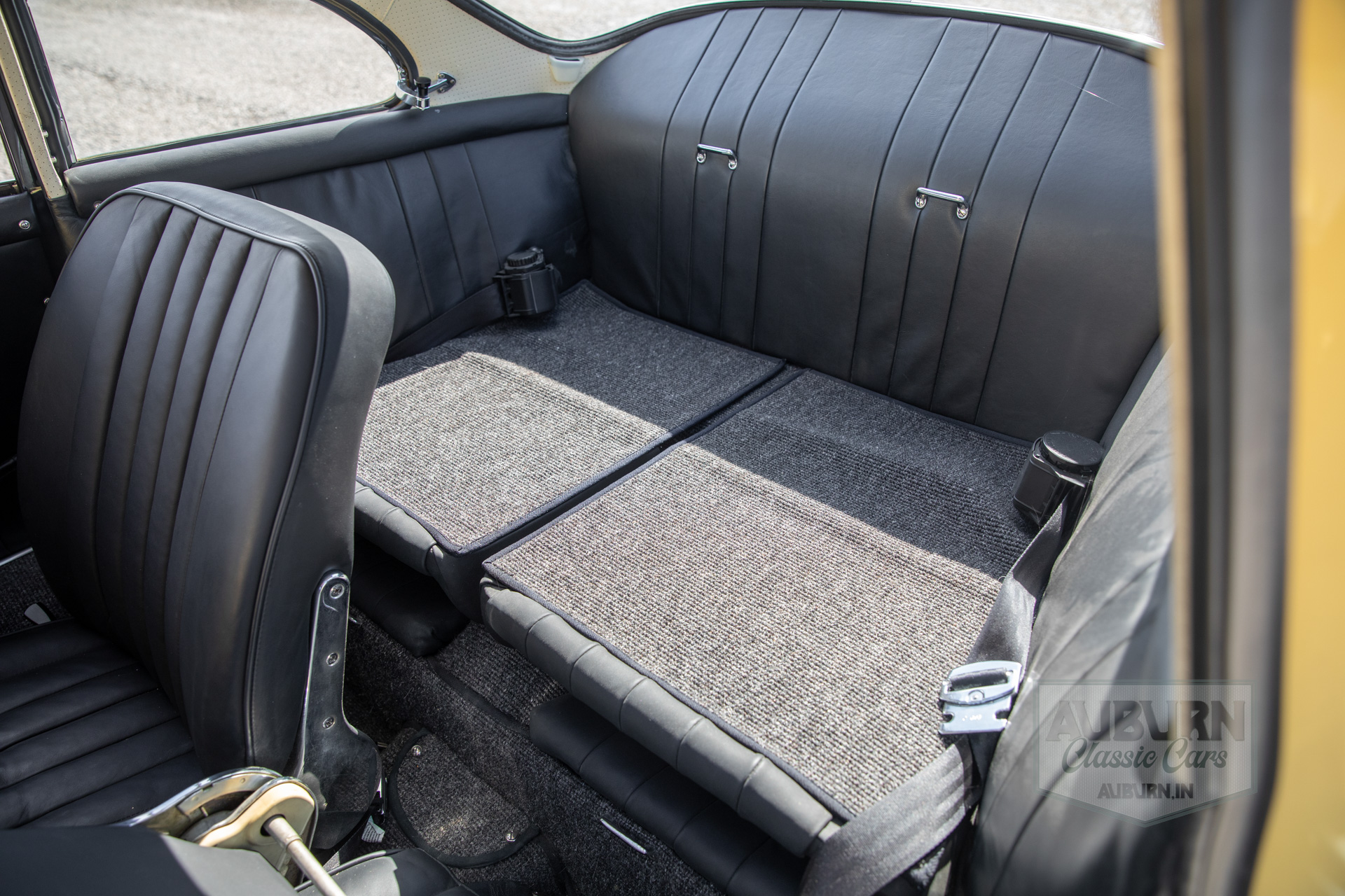1965 Porsche 356C — thumbnail 30 of 36