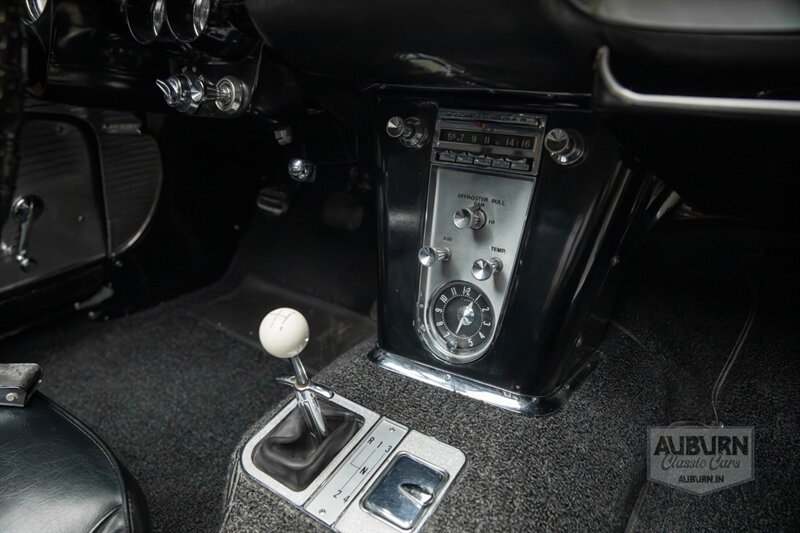 1961 Chevrolet Corvette Fuelie — thumbnail 32 of 41