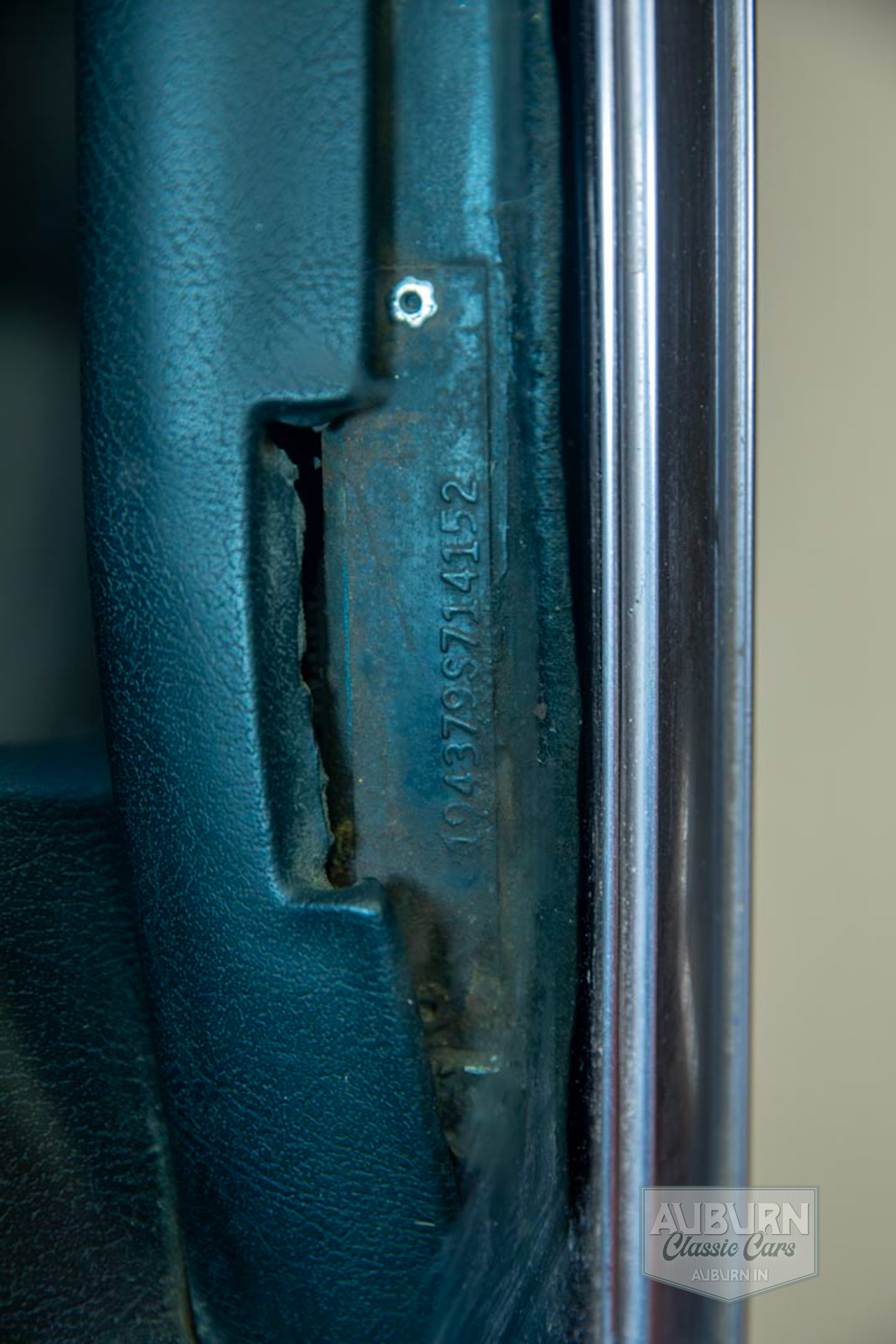 1969 Chevrolet Corvette 427 — thumbnail 13 of 33