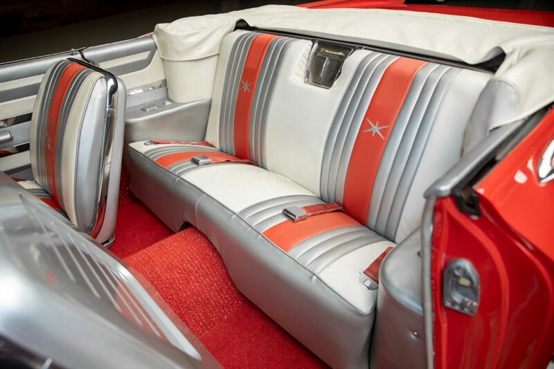 1959 Pontiac Bonneville 455 Fuelie Convertible — thumbnail 15 of 32