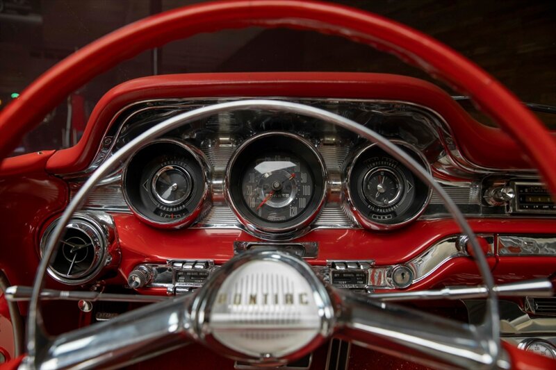 1959 Pontiac Bonneville 455 Fuelie Convertible — thumbnail 16 of 32