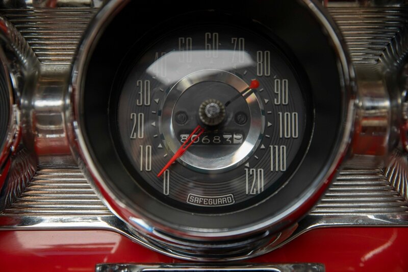 1959 Pontiac Bonneville 455 Fuelie Convertible — thumbnail 17 of 32