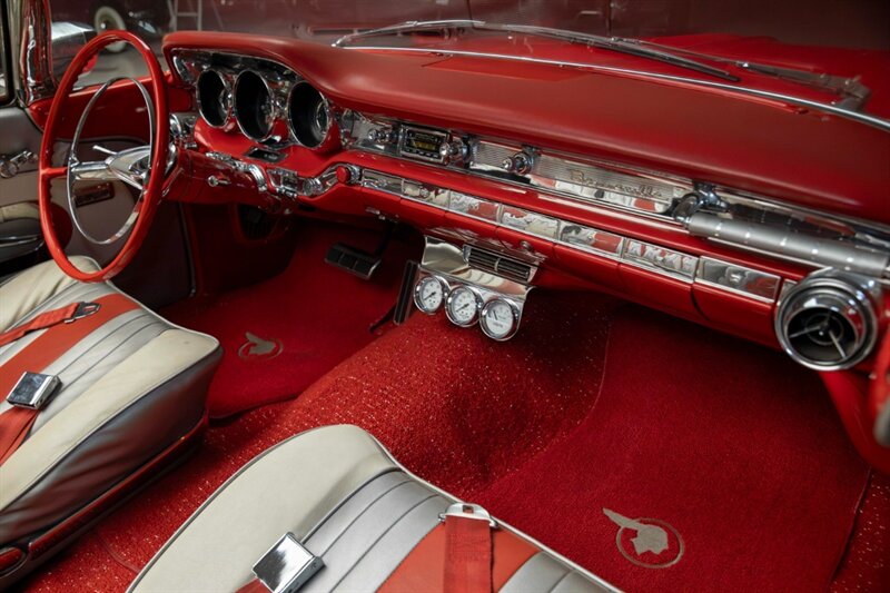 1959 Pontiac Bonneville 455 Fuelie Convertible — thumbnail 21 of 32