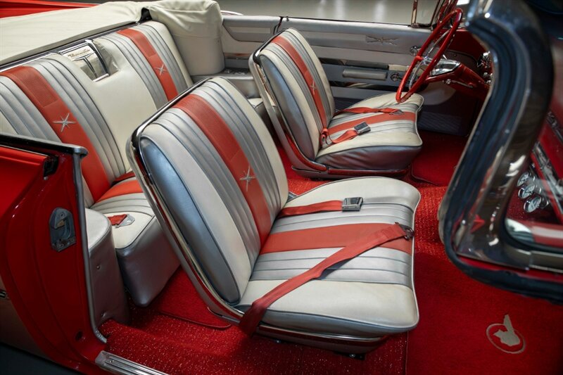 1959 Pontiac Bonneville 455 Fuelie Convertible — thumbnail 23 of 32