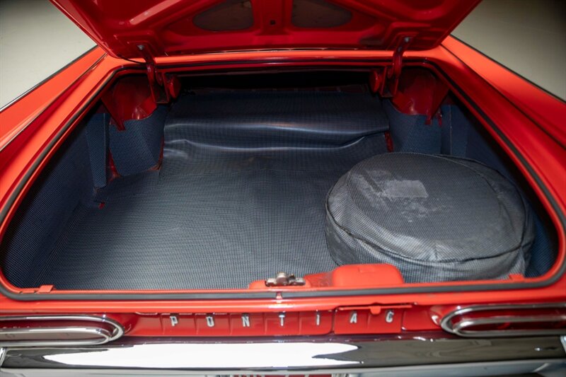 1959 Pontiac Bonneville 455 Fuelie Convertible — thumbnail 29 of 32