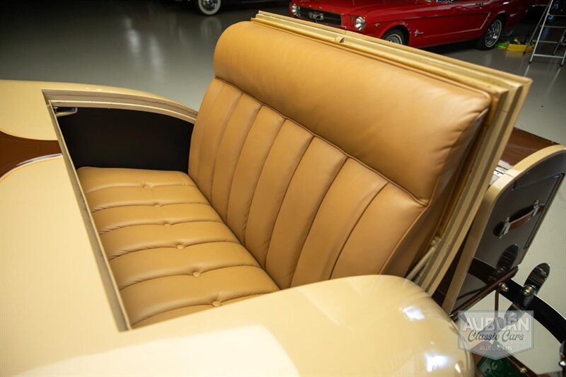 1932 Auburn 8-100A Coupe — thumbnail 13 of 52