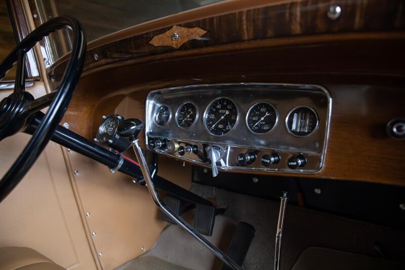 1932 Auburn 8-100A Coupe — thumbnail 38 of 52
