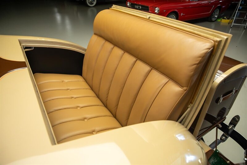 1932 Auburn 8-100A Coupe — thumbnail 47 of 52