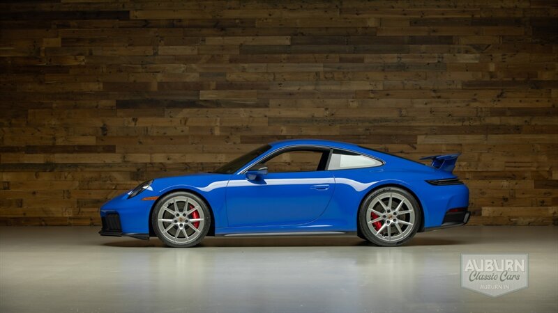 2026 Porsche 911 Carrera GTS — thumbnail 2 of 33