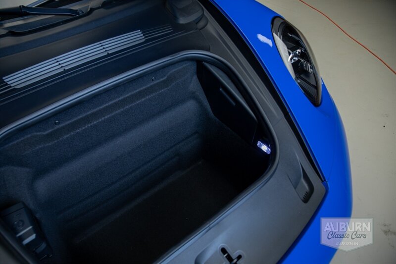 2026 Porsche 911 Carrera GTS — thumbnail 16 of 33