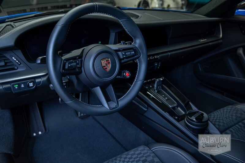 2026 Porsche 911 Carrera GTS — thumbnail 26 of 33