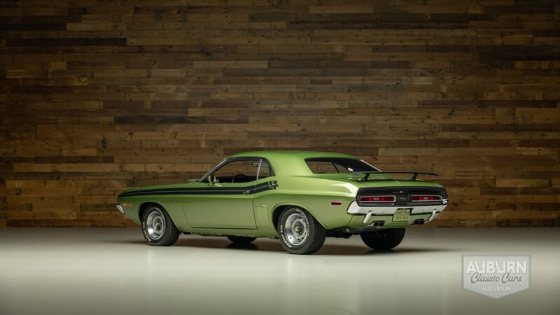1971 Dodge Challenger 'Hemi' R/T — thumbnail 3 of 34