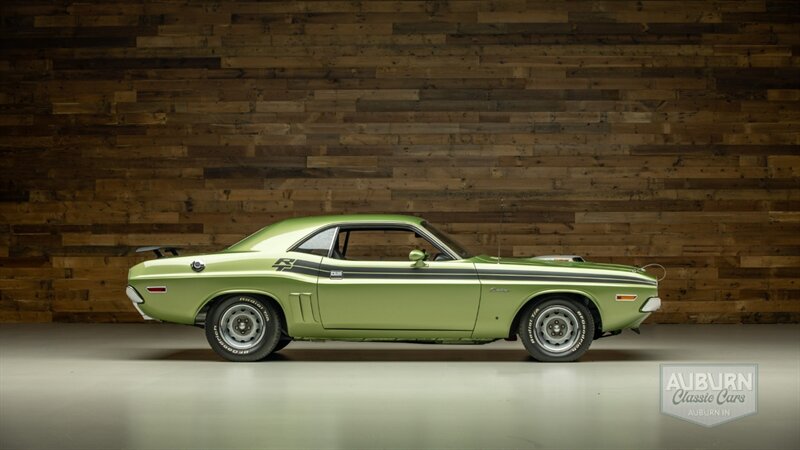 1971 Dodge Challenger 'Hemi' R/T — thumbnail 6 of 34