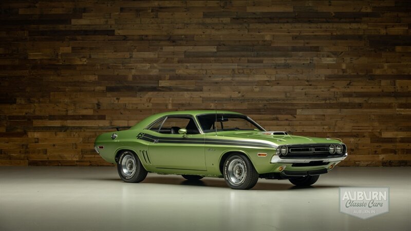 1971 Dodge Challenger 'Hemi' R/T — thumbnail 7 of 34