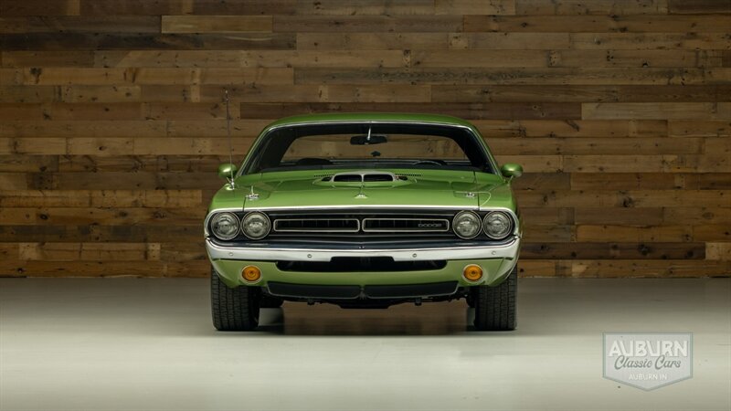 1971 Dodge Challenger 'Hemi' R/T — thumbnail 8 of 34