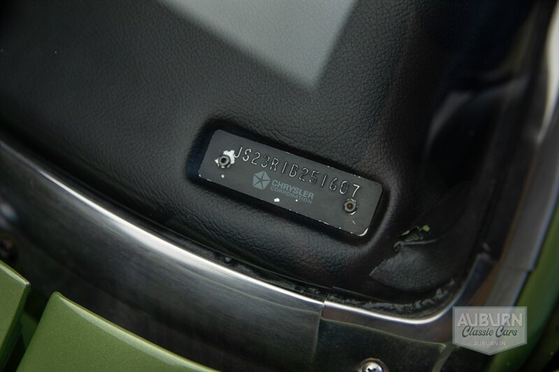 1971 Dodge Challenger 'Hemi' R/T — thumbnail 18 of 34
