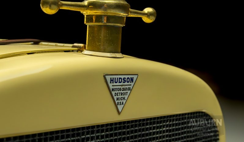 
								1915 Hudson Boattail Racer full									