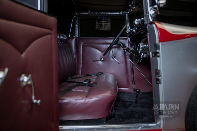 
								1932 Auburn 8-100A Custom Cabriolet full									