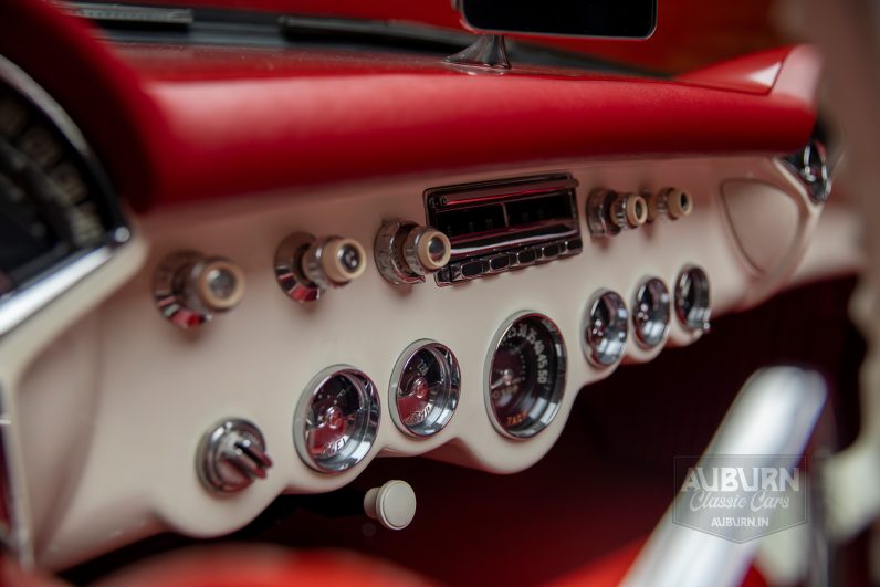 
								1954 Chevrolet Corvette Roadster full									