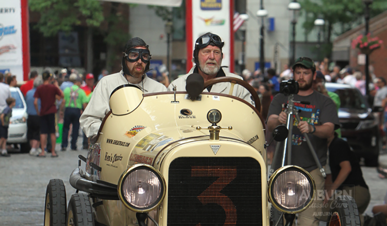 
								1915 Hudson Boattail Racer full									