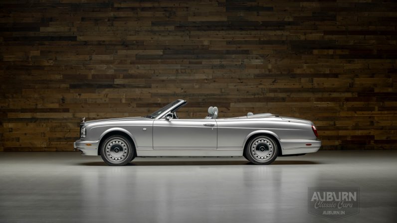 
								2001 Rolls-Royce Corniche Convertible full									