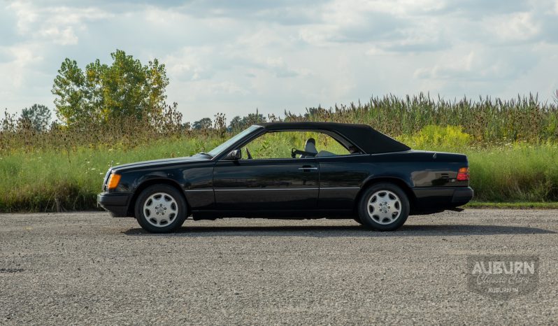 
								1993 Mercedes-Benz 300 CE Convertible full									