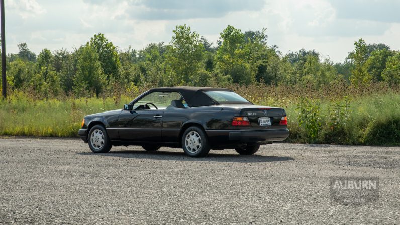 
								1993 Mercedes-Benz 300 CE Convertible full									