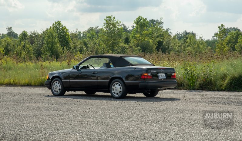 
								1993 Mercedes-Benz 300 CE Convertible full									