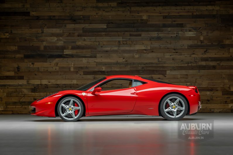 
								2011 Ferrari 458 Italia full									