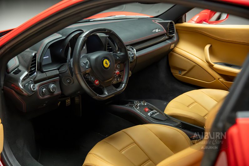 
								2011 Ferrari 458 Italia full									