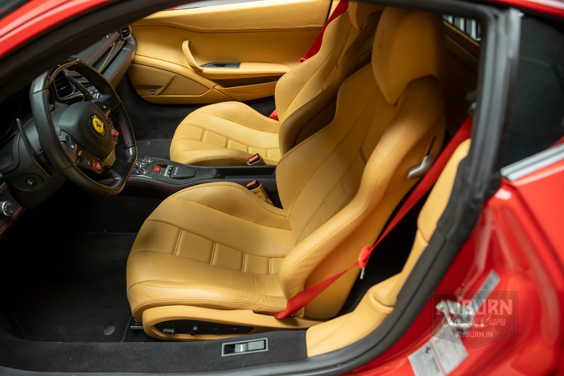 
								2011 Ferrari 458 Italia full									