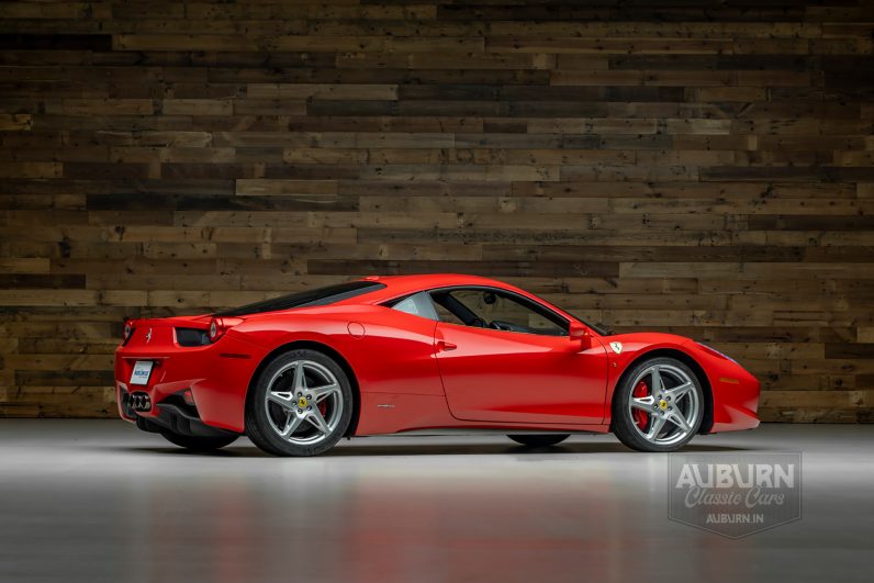 
								2011 Ferrari 458 Italia full									