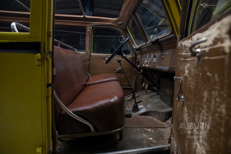 
								1937 White Model 706 Tour Bus full									