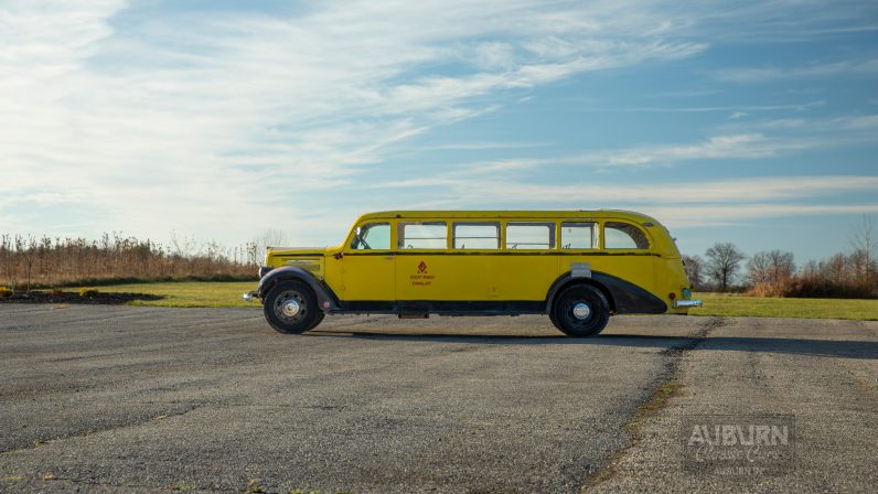 
								1937 White Model 706 Tour Bus full									