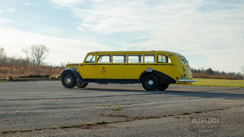 
								1937 White Model 706 Tour Bus full									