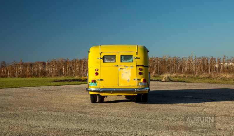 
								1937 White Model 706 Tour Bus full									