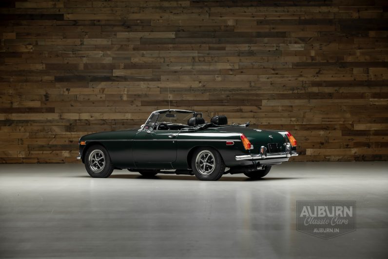 
								1972 MGB Roadster full									