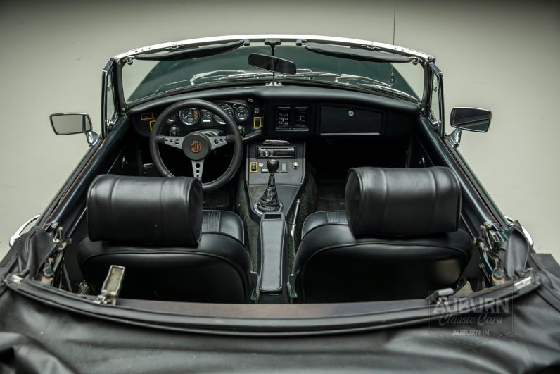 
								1972 MGB Roadster full									