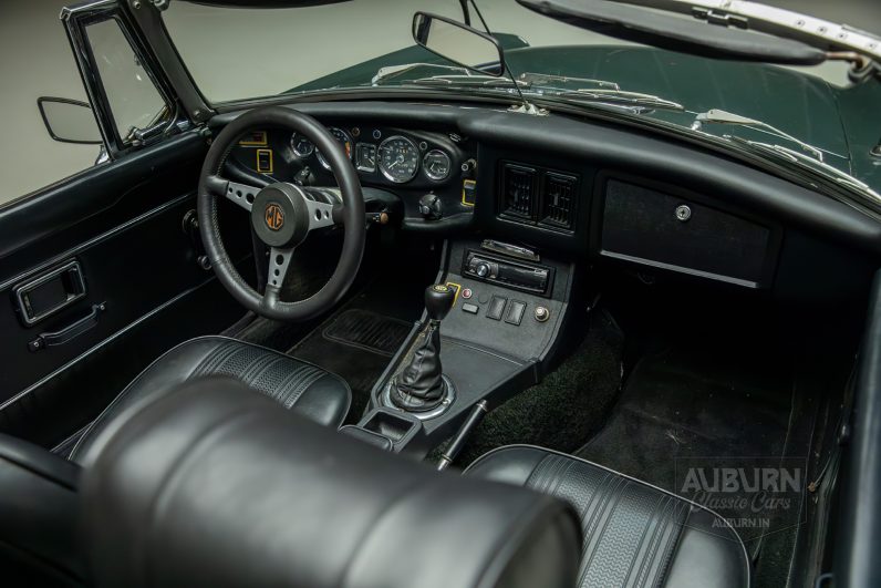 
								1972 MGB Roadster full									