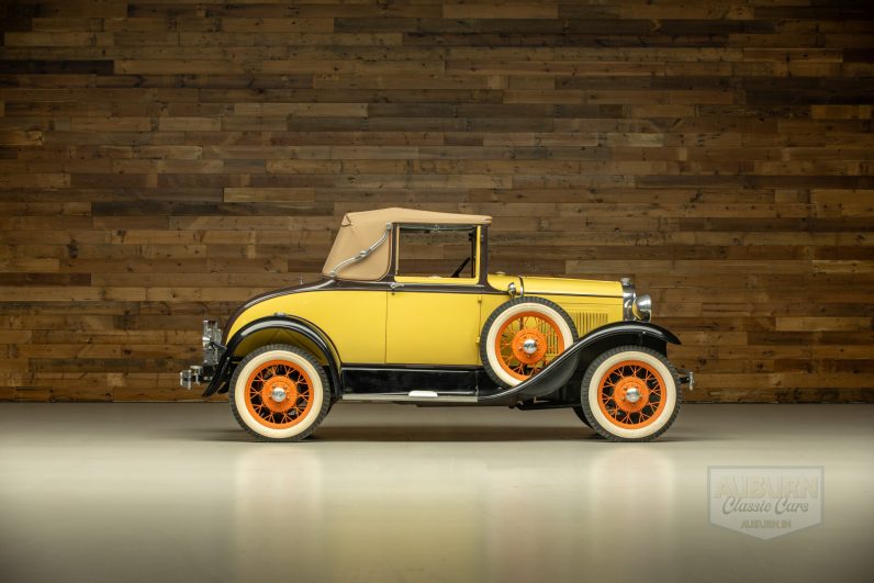 
								1930 Ford Model A Roadster full									