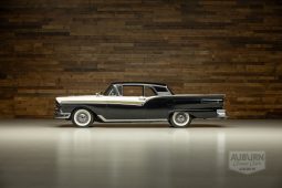 1957 Ford Fairlane 500 Skyliner