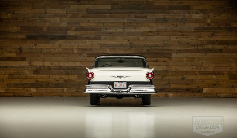 
								1957 Ford Fairlane 500 Skyliner full									