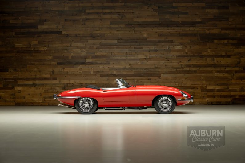 
								1963 Jaguar Series 1 E-Type Roadster full									
