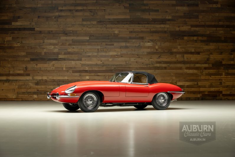 
								1963 Jaguar Series 1 E-Type Roadster full									